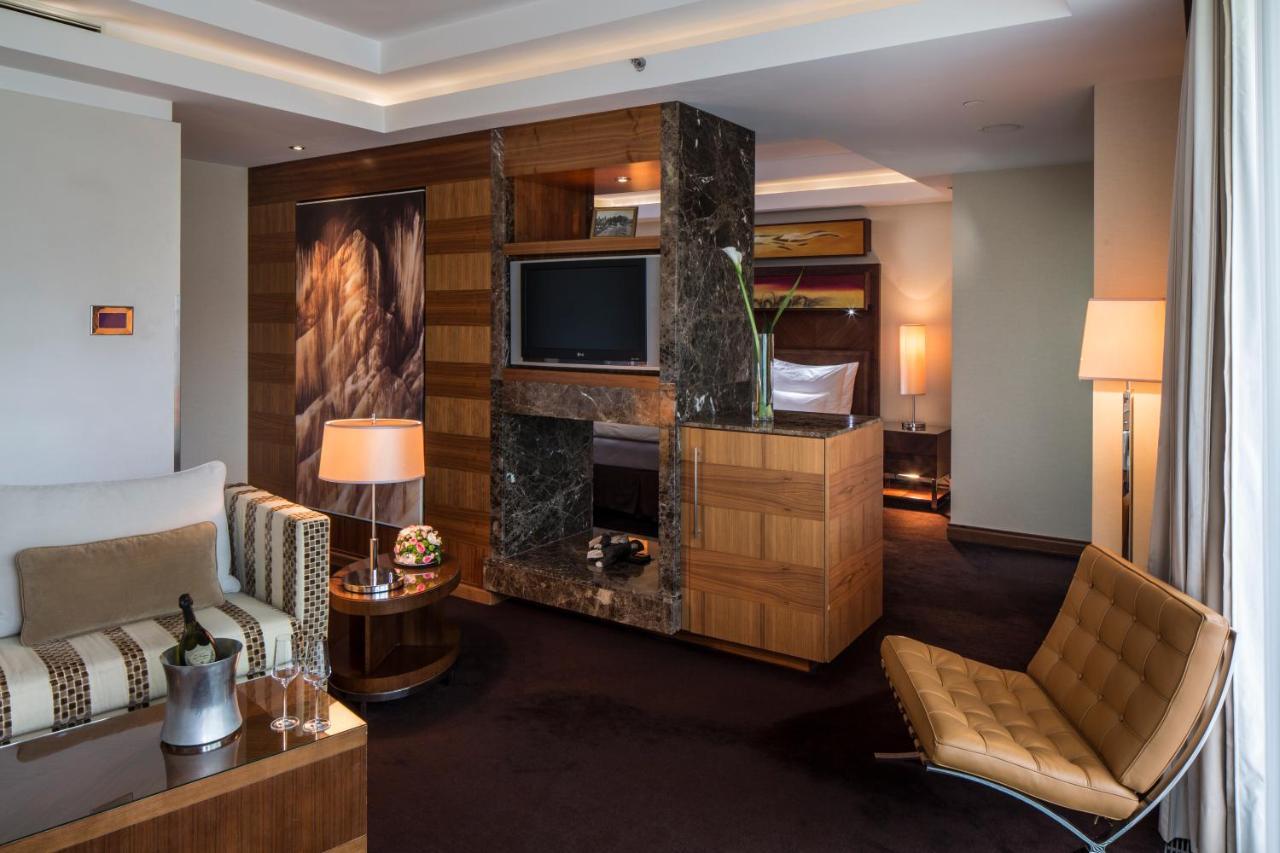 Falkensteiner Schlosshotel Velden - The Leading Hotels Of The World Velden am Wörthersee Rum bild