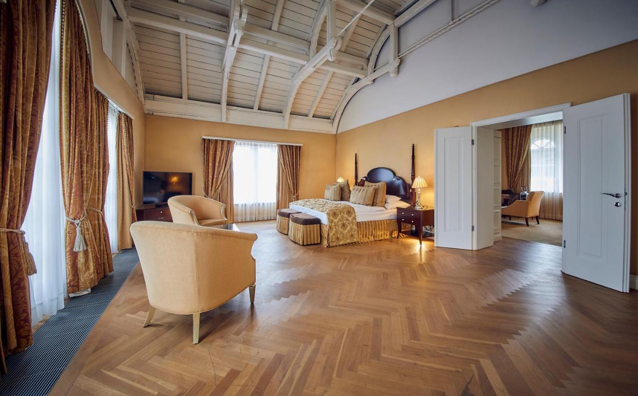 Falkensteiner Schlosshotel Velden - The Leading Hotels Of The World Velden am Wörthersee Rum bild