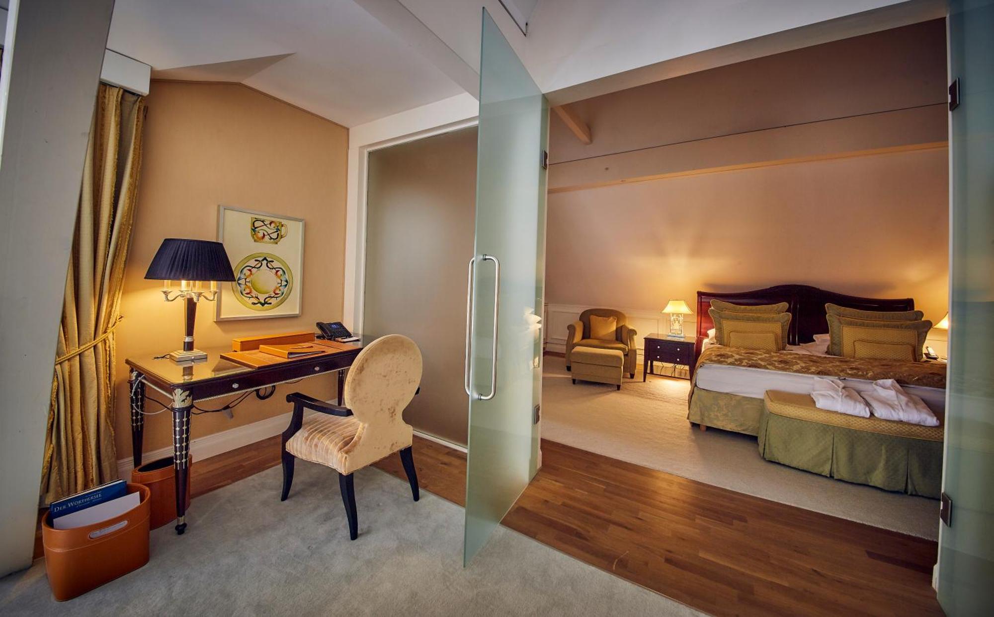 Falkensteiner Schlosshotel Velden - The Leading Hotels Of The World Velden am Wörthersee Rum bild Suite
