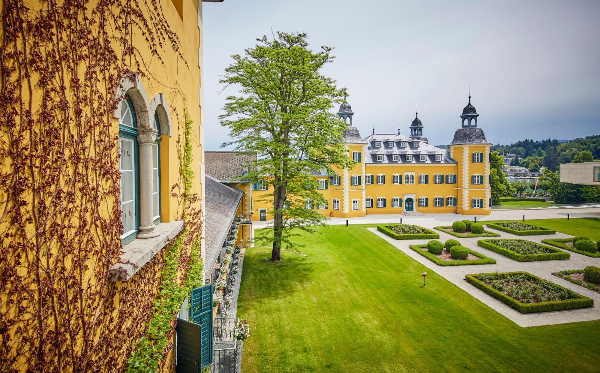 Falkensteiner Schlosshotel Velden - The Leading Hotels Of The World Velden am Wörthersee Rum bild The castle of Hohenems